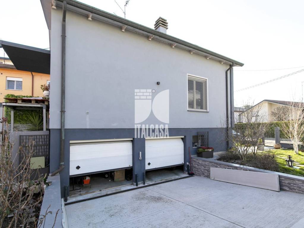 Villa a Porto mantovano in Via Turati - Foto 3