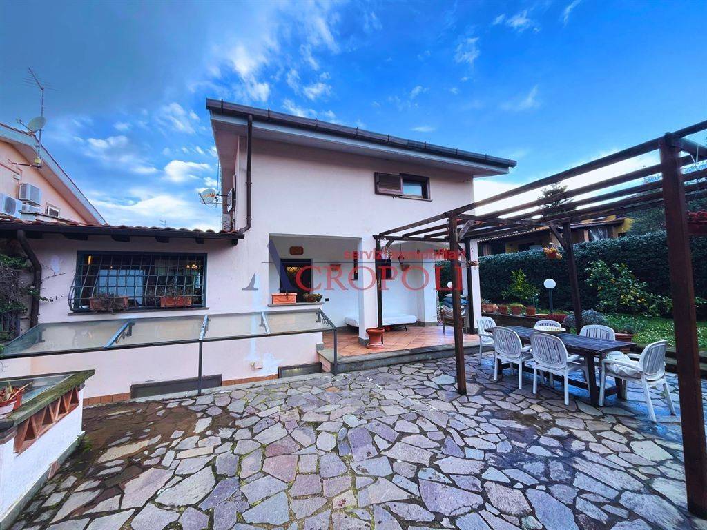 Villetta a schiera a Anguillara sabazia in via U. La Malfa - Foto 2