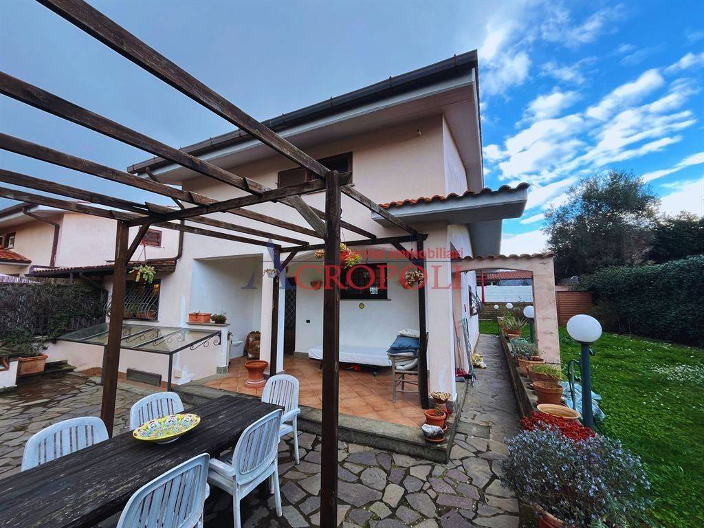 Villetta a schiera a Anguillara sabazia in via U. La Malfa - Foto 3