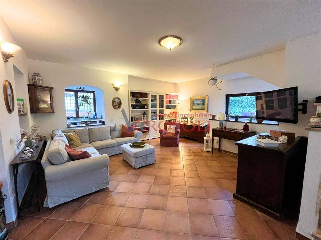 Villetta a schiera a Anguillara sabazia in via U. La Malfa - Foto 5