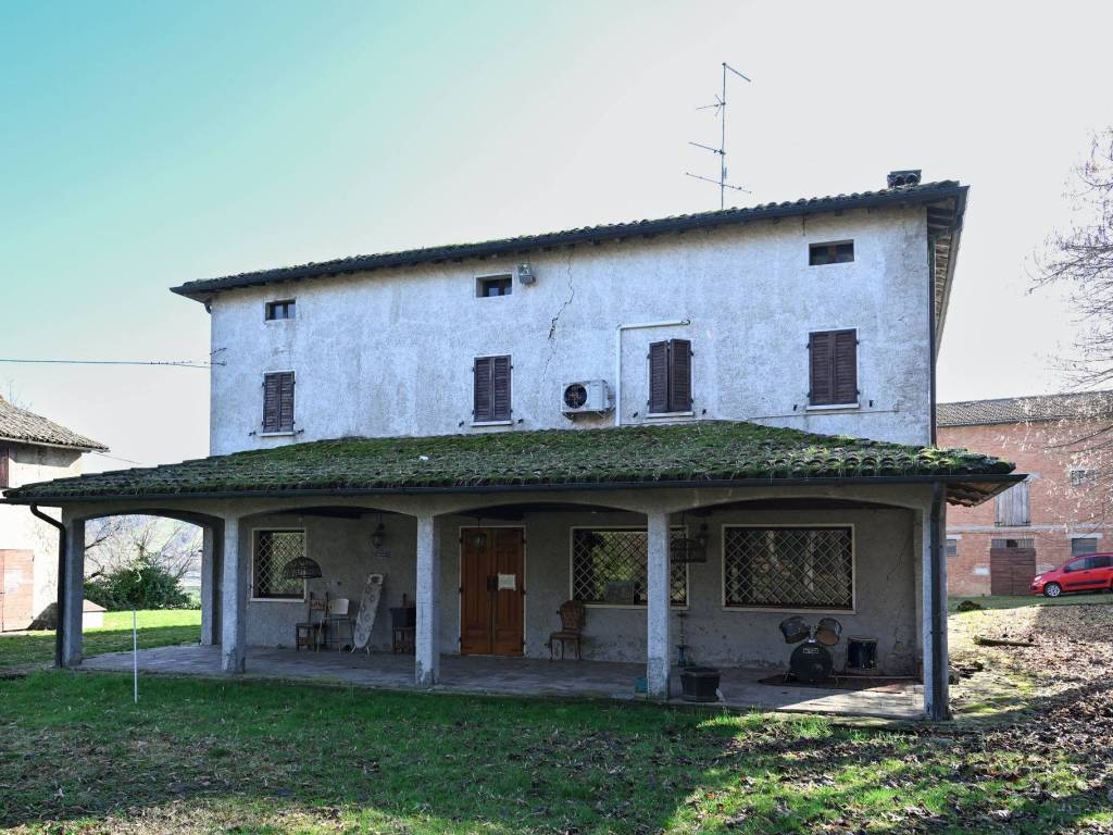 Villa a Maranello in Strada Statale dell'Abetone e del Brennero - Foto 2