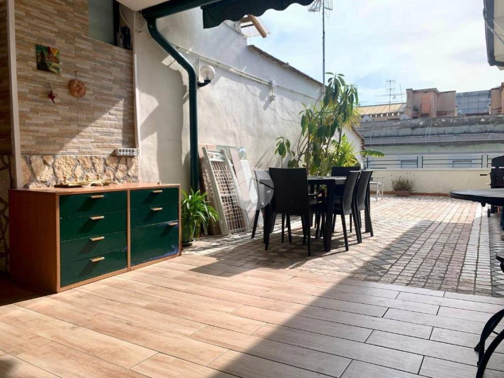 Appartamento a Napoli in Via Firenze - Foto 3