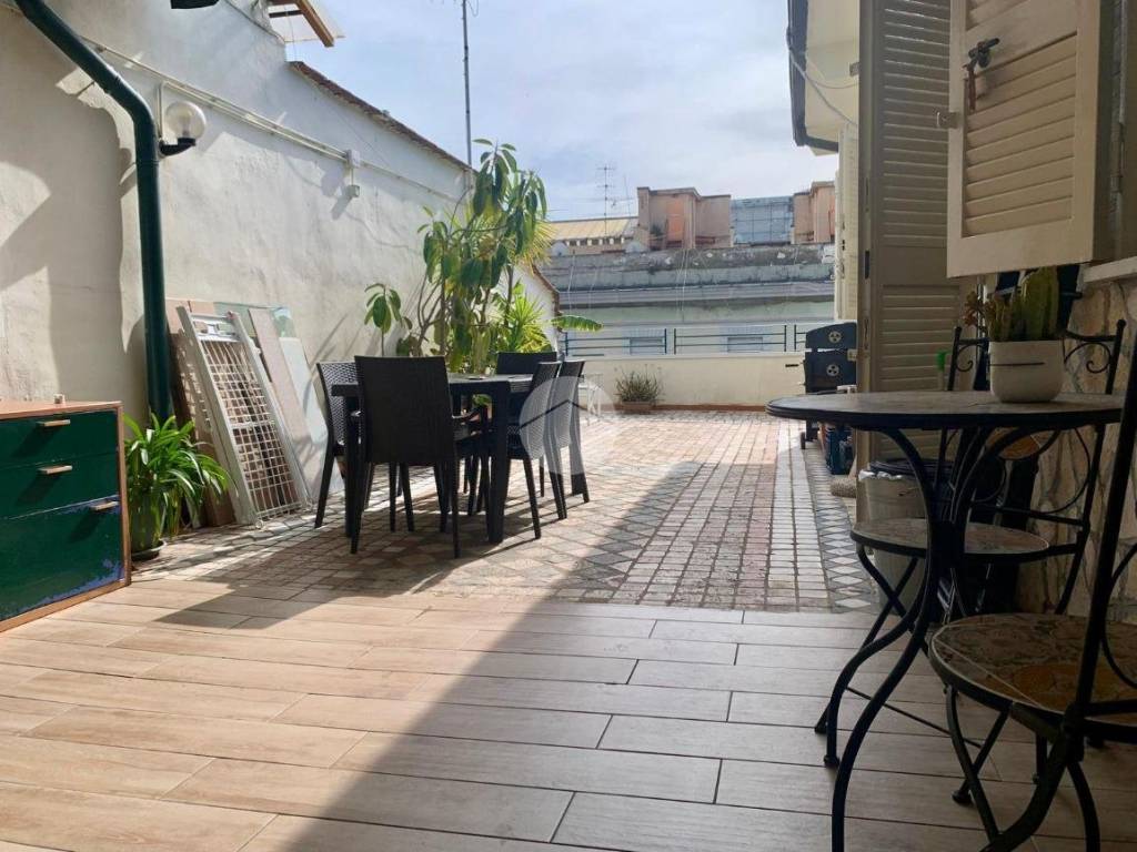 Appartamento a Napoli in Via Firenze - Foto 4