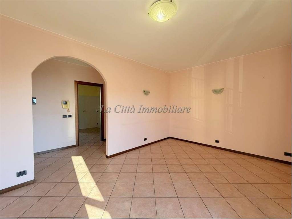 Appartamento a Novara in Via Maestra Torrion Quartara, 91 - Foto 2