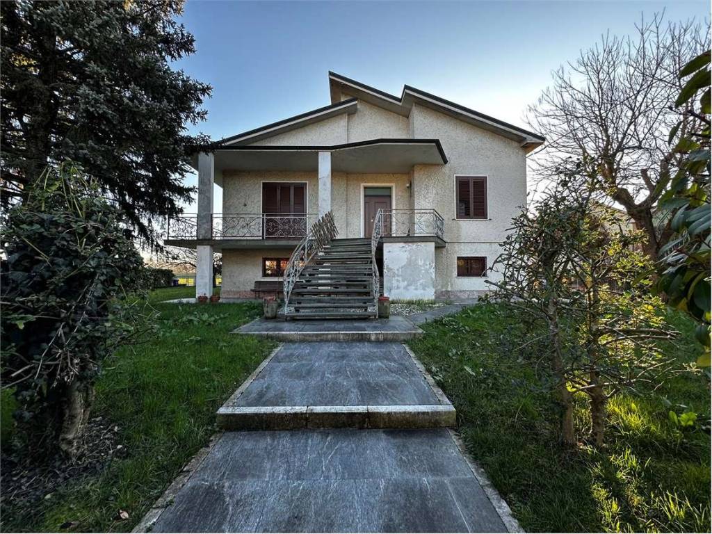 Villa a Soragna in Via Giosuè Carducci, 6 - Foto 2