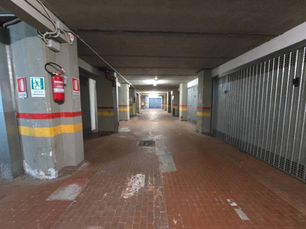 Box / garage a Genova in Via Cervignano - Foto 2
