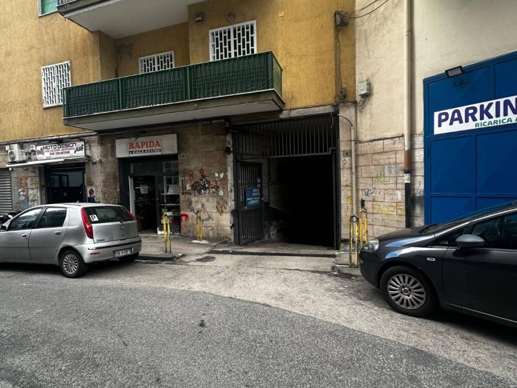 Box / garage a Napoli in Via Rodi, 8 - Foto 2