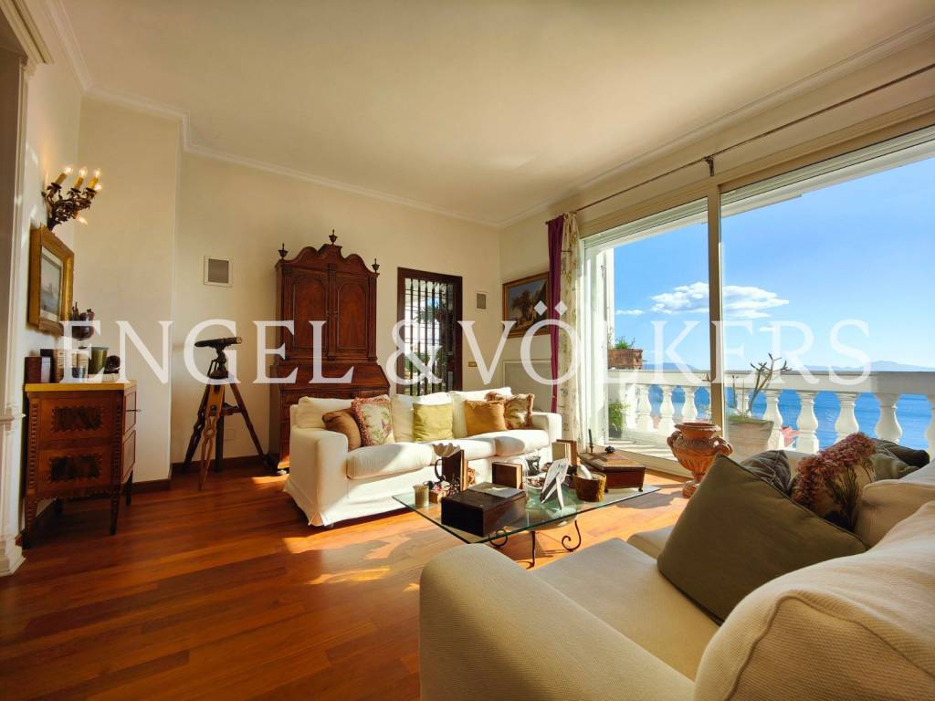 Appartamento a Napoli in Via Aniello Falcone, 271 - Foto 2