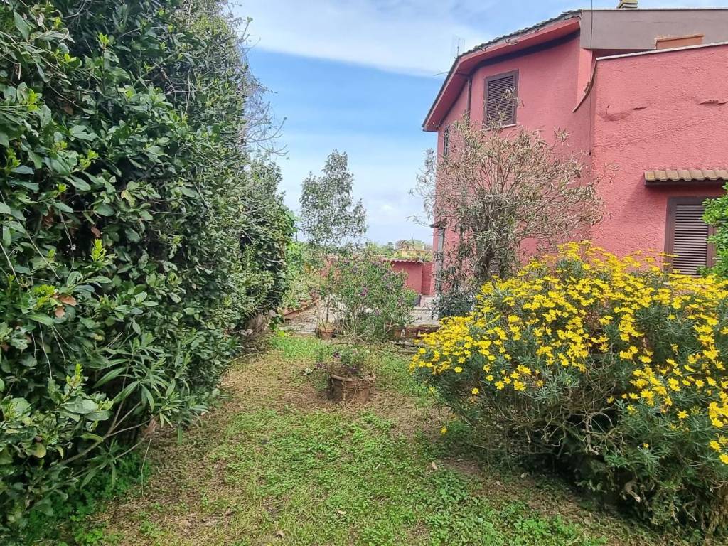 Villa a Anzio in Via Alessandro Manzoni - Foto 4