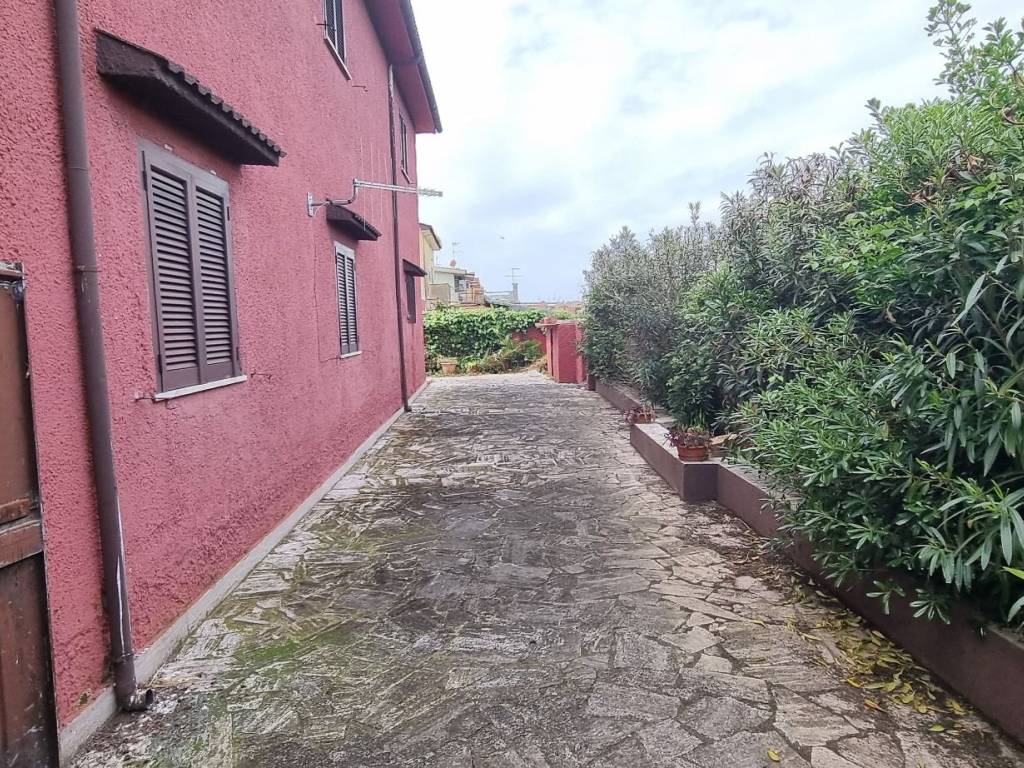 Villa a Anzio in Via Alessandro Manzoni - Foto 5