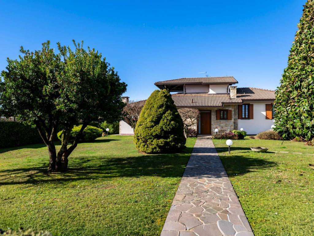 Villa a Grassobbio in Via Don Luigi Sturzo, 8 - Foto 3