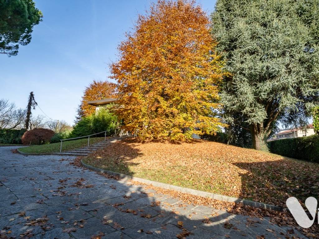 Villa a Dolzago in Via Provinciale, 24 - Foto 2