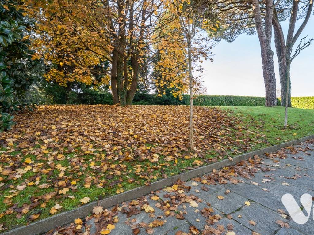 Villa a Dolzago in Via Provinciale, 24 - Foto 4