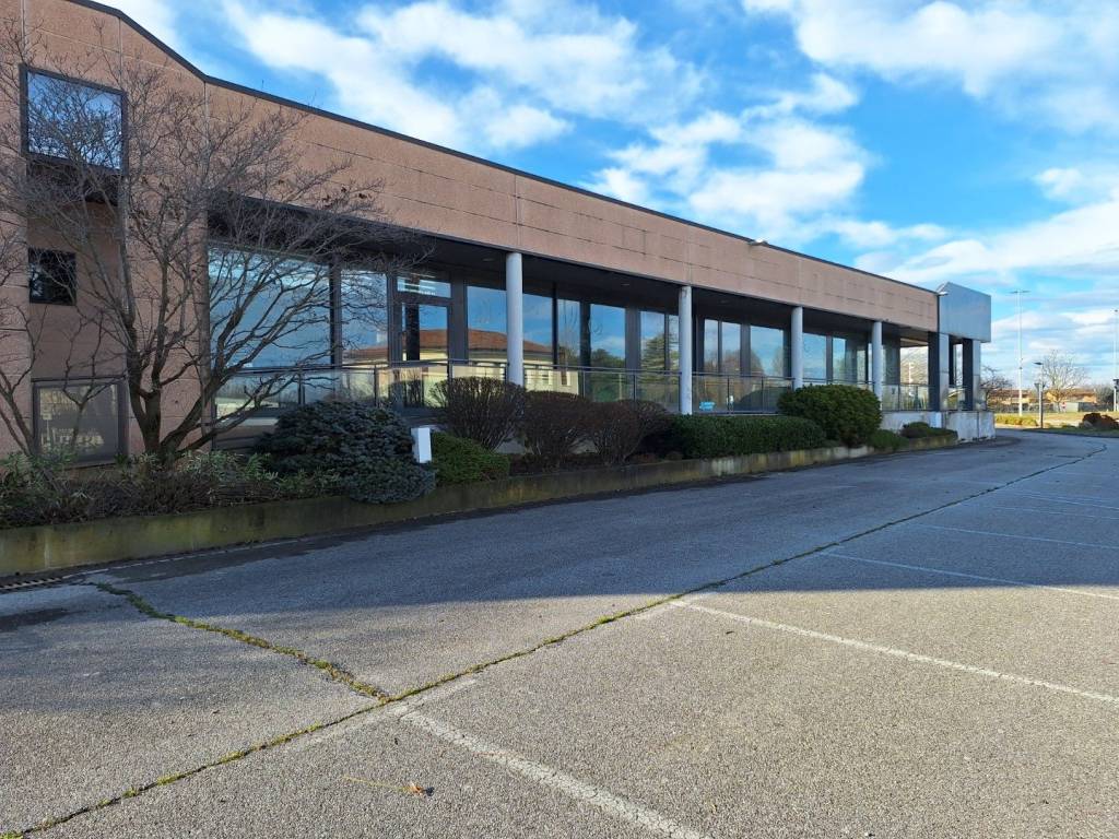 Palazzo / stabile a Fossalta di portogruaro in Strada Statale della Venezia Giulia - Foto 2