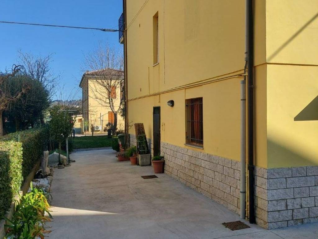 Villa a Pesaro in Via Giovanni Santi - Foto 2