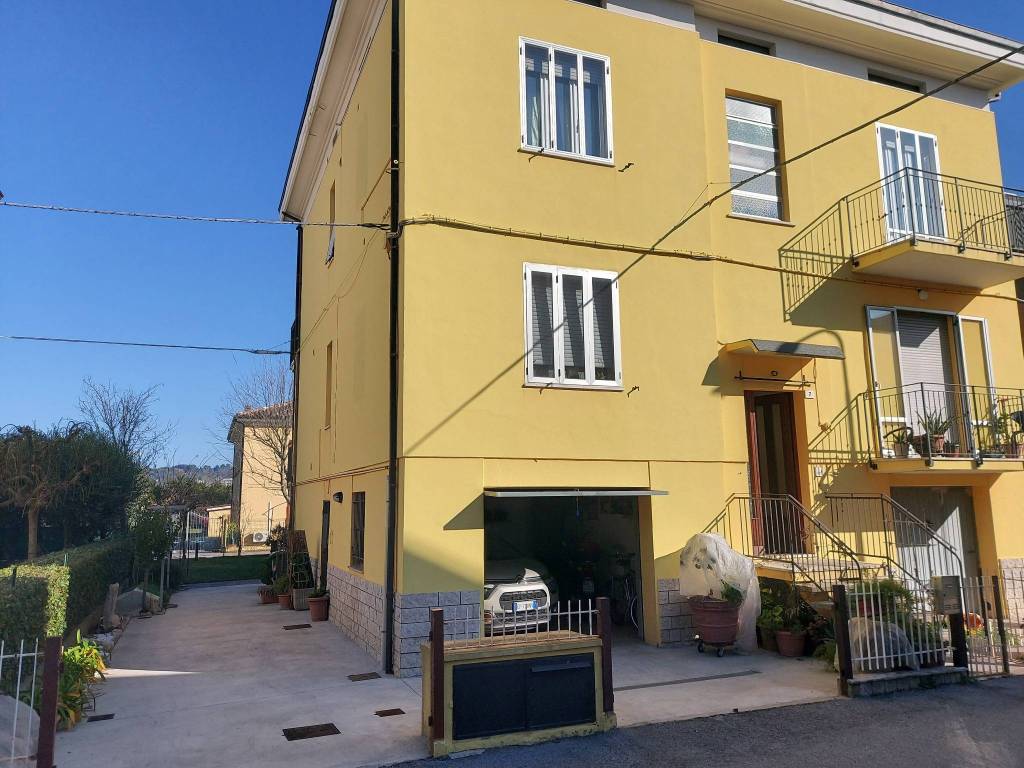 Villa a Pesaro in Via Giovanni Santi - Foto 4