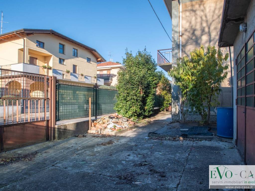 Villa a Gallarate in Via Giuseppe Giusti, 51 - Foto 4