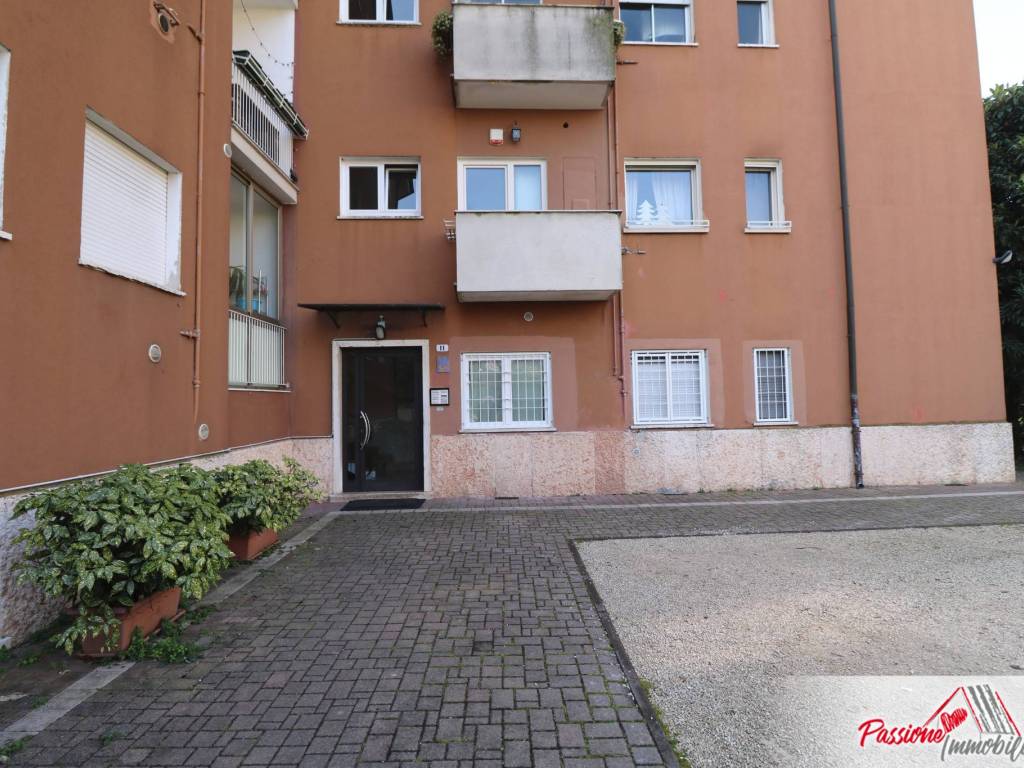 Appartamento a Verona in Via Rotaldo, 11 - Foto 2