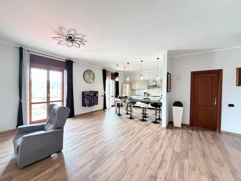 Appartamento a Napoli in Via Arcangelo Corelli, 95 - Foto 4