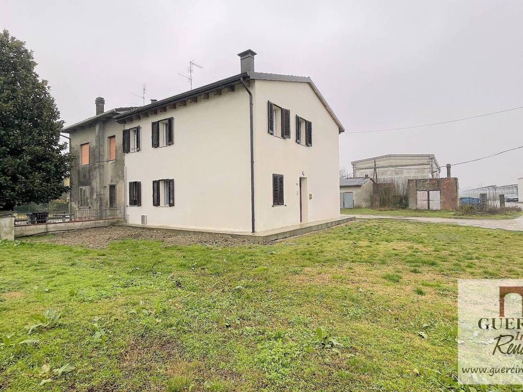 Villa a Bondeno in Via Provinciale, 119 - Foto 2