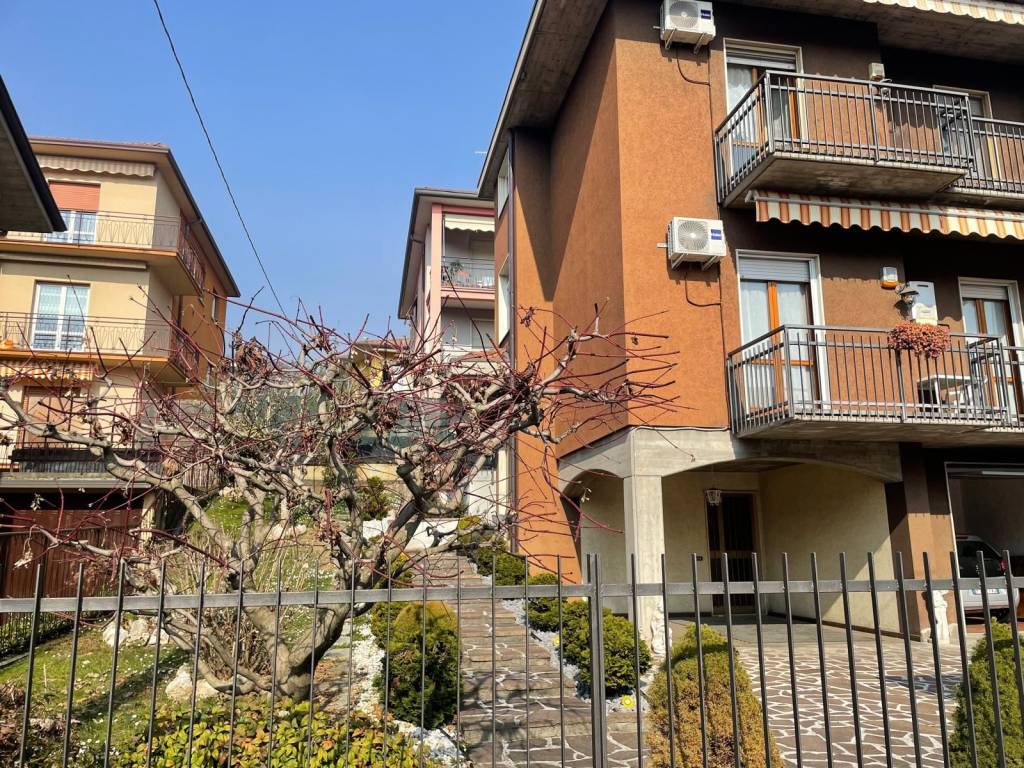 Appartamento a Alzano lombardo in Via Monsignor Piazzoli - Foto 2