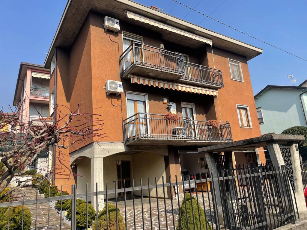 Appartamento a Alzano lombardo in Via Monsignor Piazzoli - Foto 3