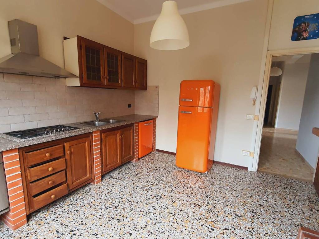 Appartamento a Lucca in Via Aldo Muston - Foto 3