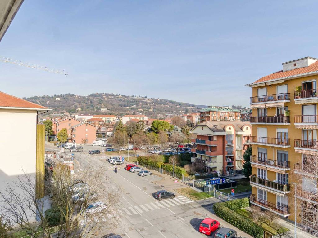 Appartamento a Moncalieri in Strada Statale di Villastellone - Foto 4