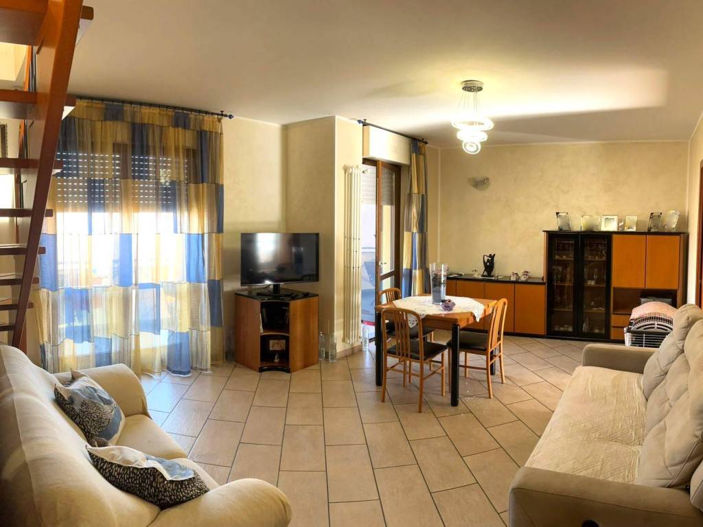 Appartamento a Nichelino in Via Moncenisio, 38 - Foto 4