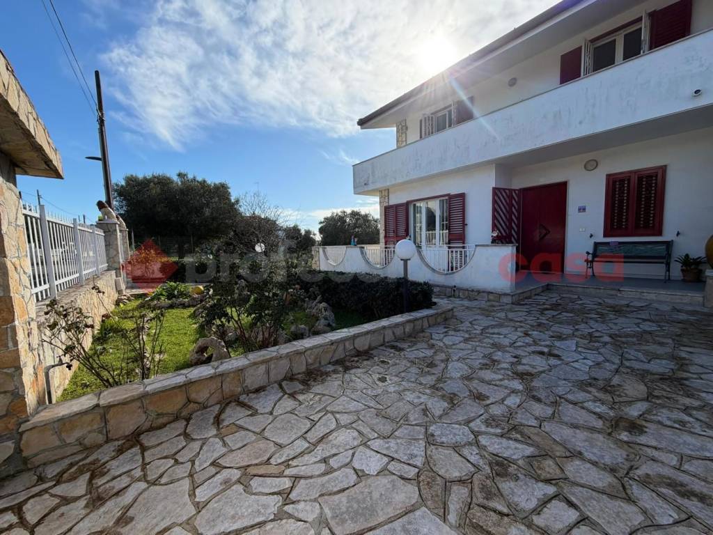 Villa a Statte in via dei lecci , 22 - Foto 2