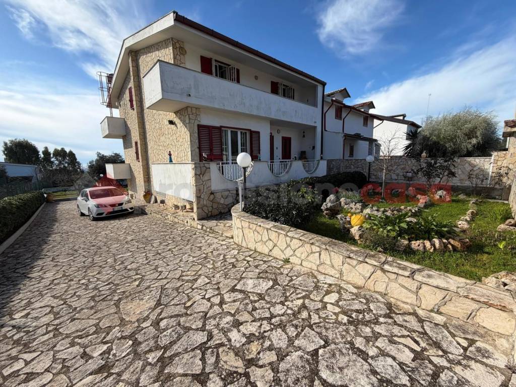 Villa a Statte in via dei lecci , 22 - Foto 3