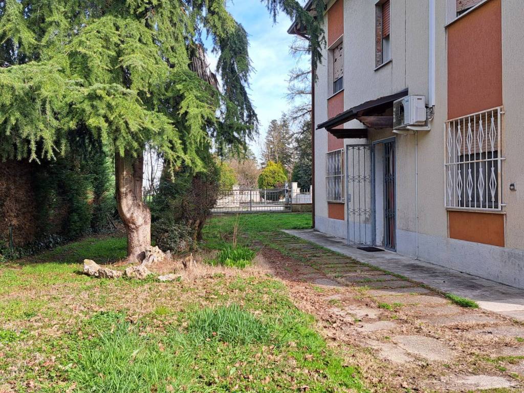 Villa a Cento in Via Anita Garibaldi, 71 - Foto 2