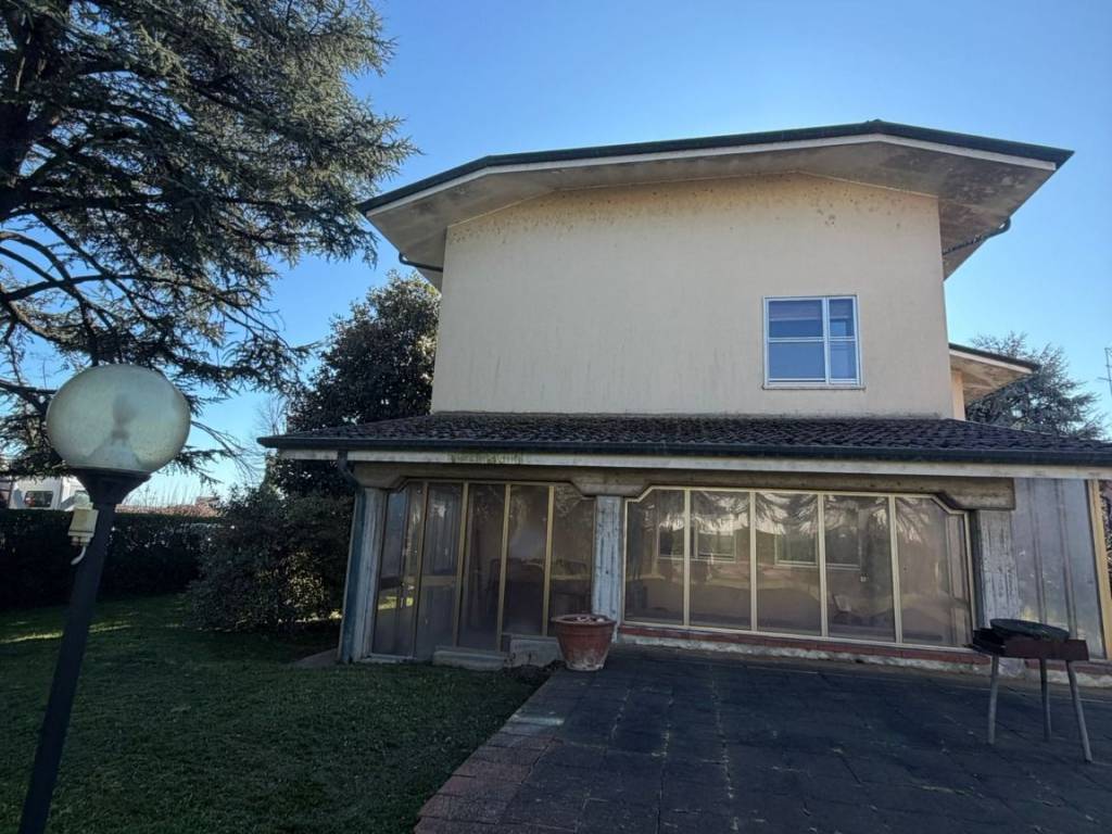 Villa a Borgo virgilio in Via Isabella d'Este, 2 - Foto 4