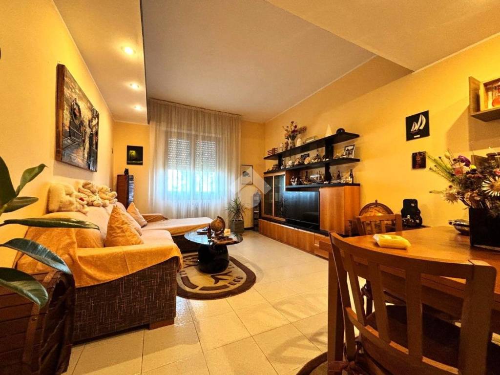 Appartamento a Rho in Via Monte Grappa, 7 - Foto 4