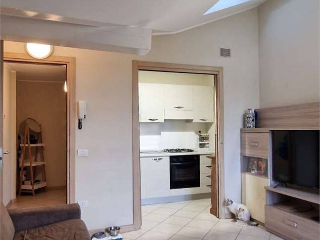 Appartamento a Borgomanero in VIA BARCELLINI - Foto 2