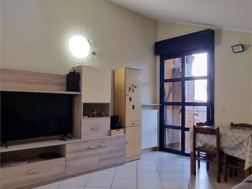 Appartamento a Borgomanero in VIA BARCELLINI - Foto 3