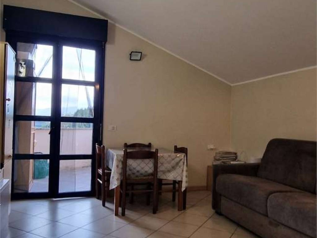 Appartamento a Borgomanero in VIA BARCELLINI - Foto 4