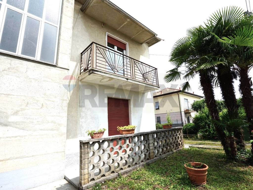 Villa a Cairate in Via San Francesco D'Assisi, 8 - Foto 2