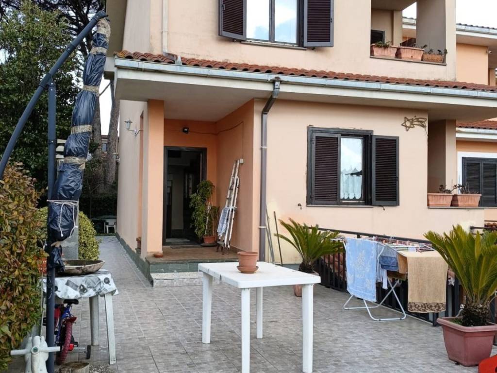 Villetta a schiera a Sutri in Via Enrico Berlinguer - Foto 3