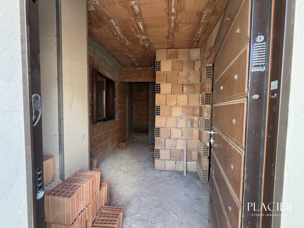 Casa indipendente a L'aquila in Via Lucoli, 5 - Foto 2