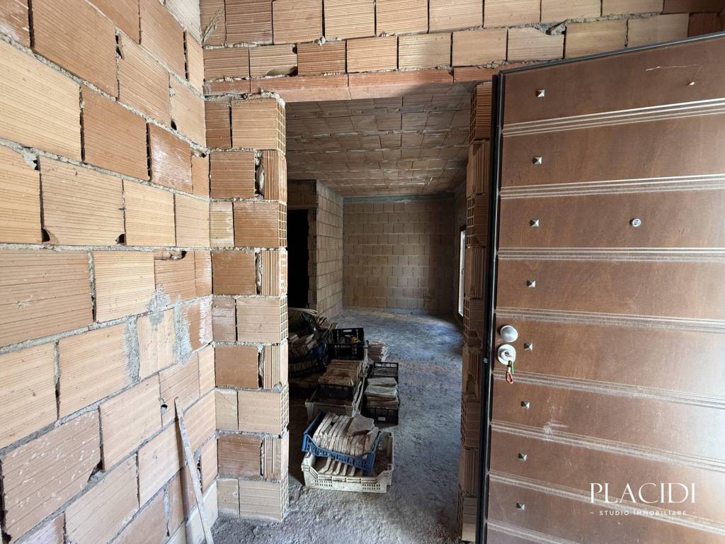 Casa indipendente a L'aquila in Via Lucoli, 5 - Foto 3