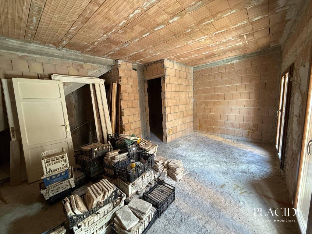 Casa indipendente a L'aquila in Via Lucoli, 5 - Foto 4