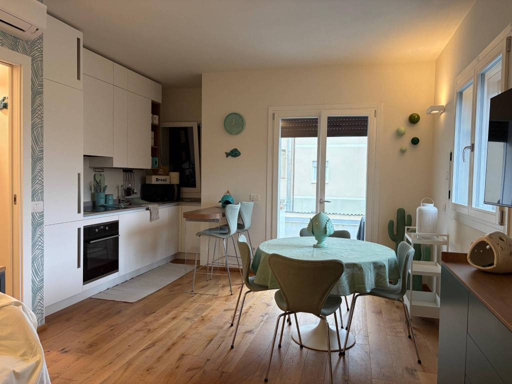 Appartamento a Camaiore in Via Vittorio Veneto - Foto 2