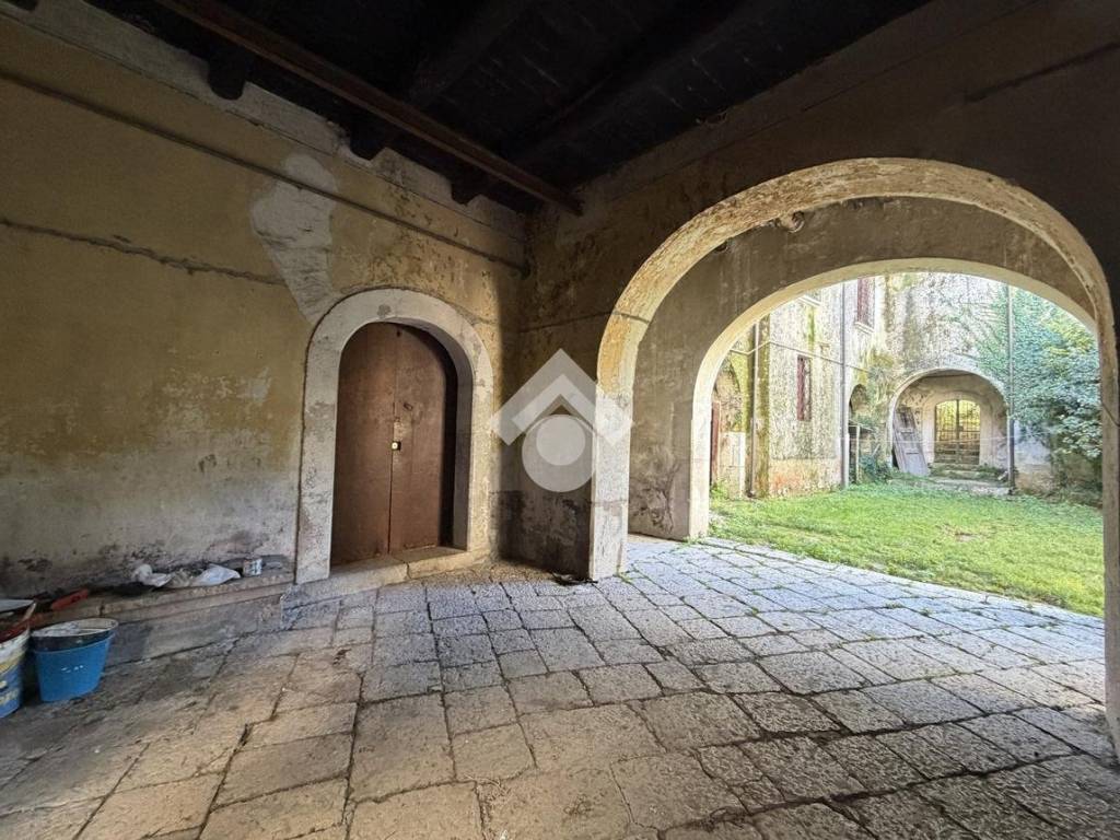 Casa indipendente a Cervinara in Corso Napoli, 36 - Foto 2