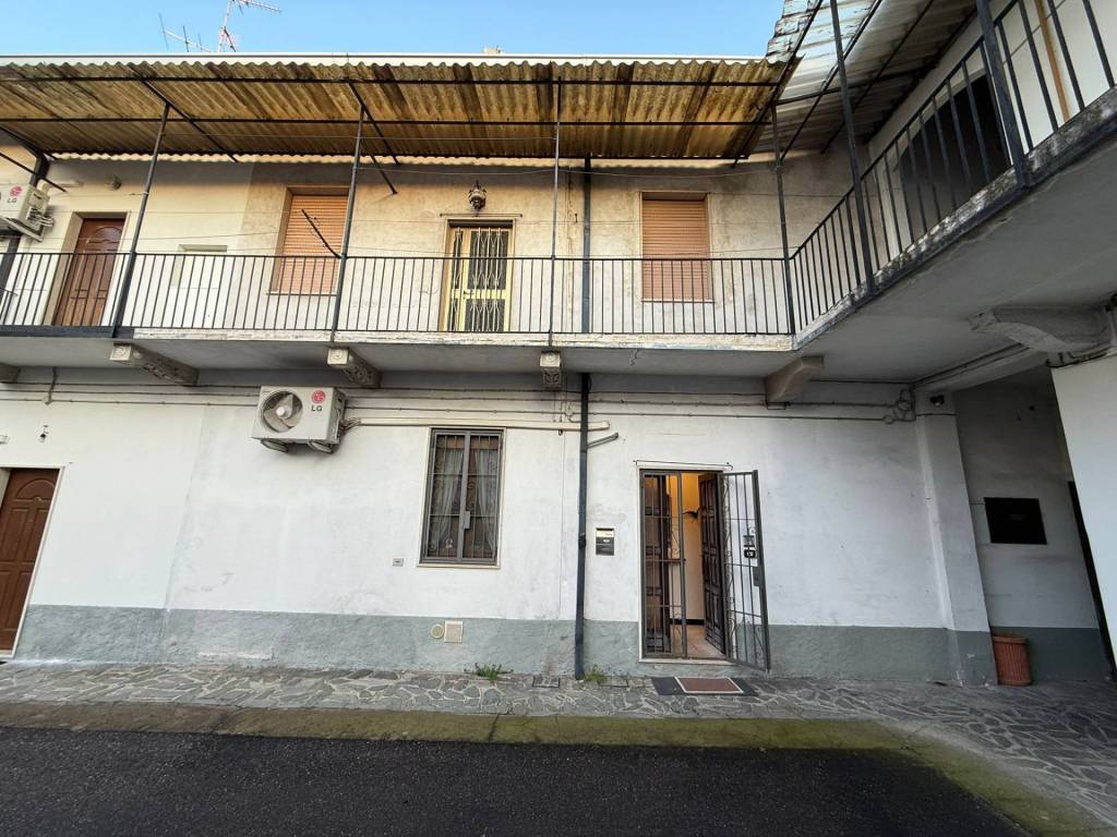 Appartamento a Solaro in via Borromeo D'Adda, 36 - Foto 2