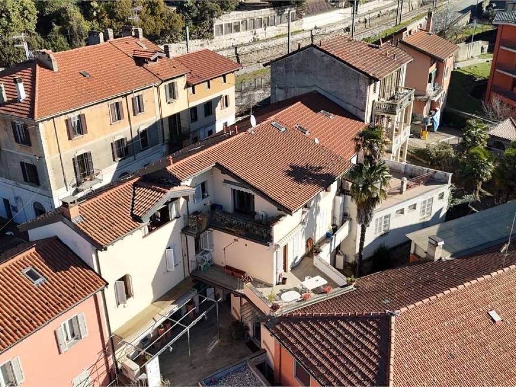 Appartamento a Gavirate in aldo mazza, 8 - Foto 2