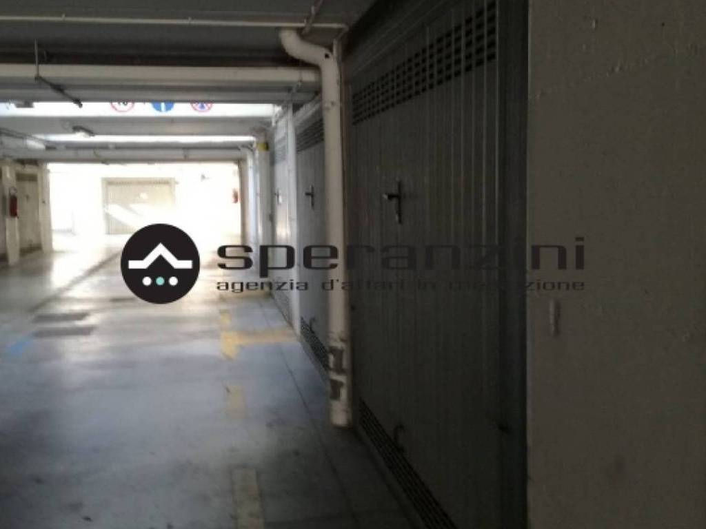 Box / garage a Fano in via roma , - Foto 3