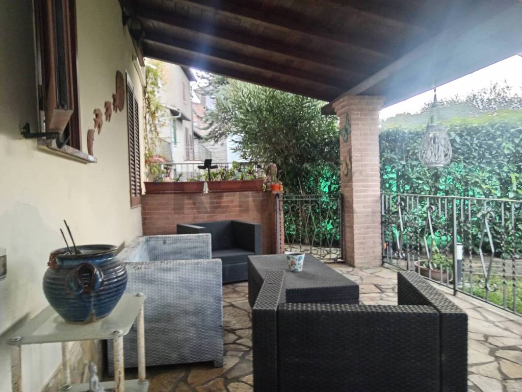 Appartamento a Castiglione del lago in P.zza Umbria, 18 - Foto 3