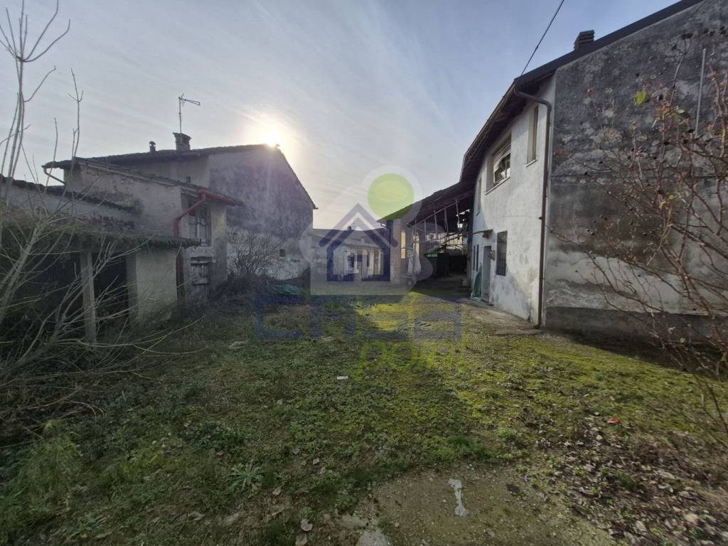 Casa indipendente a Azzanello in VIA CAIROLI 38 - Foto 3
