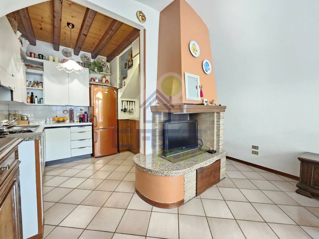 Rustico / casale a Lonato del garda in VIA SORATTINO, 40 - Foto 4